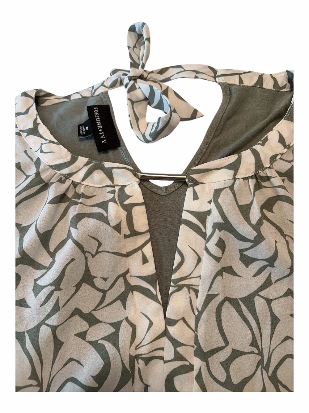 Sleeveless Printed Tie-Back Top in Cream and Sage - Picture 3 of 4